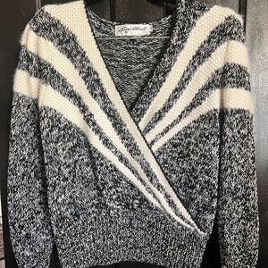Vtg black and white sweater